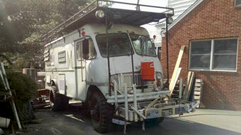 Illustration for article titled This Ultimate Zero-Fs-Given Off-Road RV Is Cheaper Than A Good Golf Cart